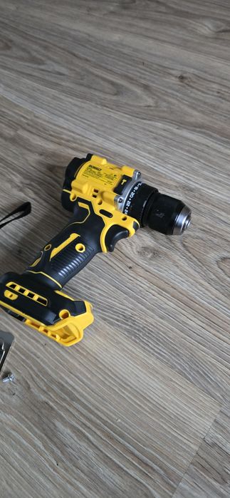 Nowa wkretarko - wiertarka z udarem Dewalt DCD805