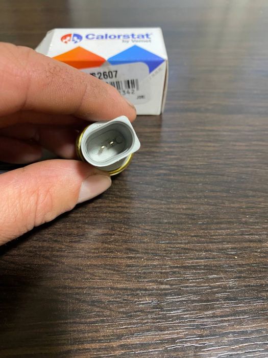 Датчик температури охолоджуючої  рідини Volkswagen Golf 5