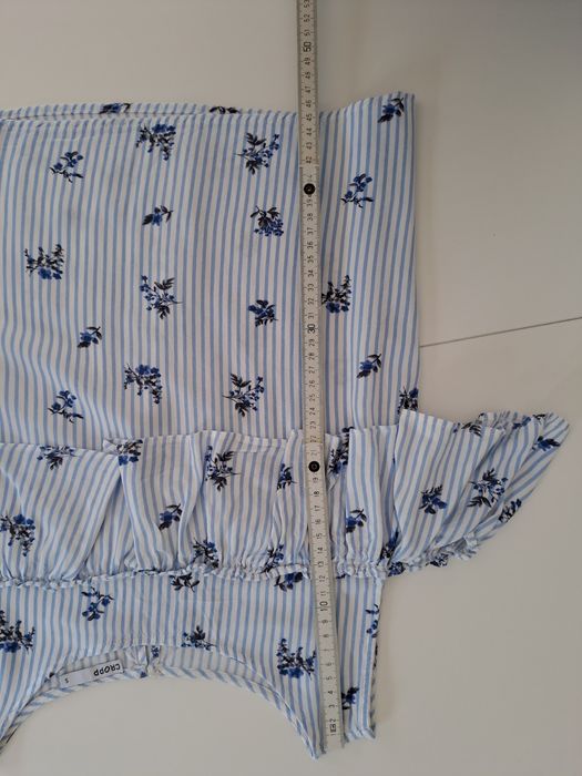 Bluzeczka z odkrytymi ramionami