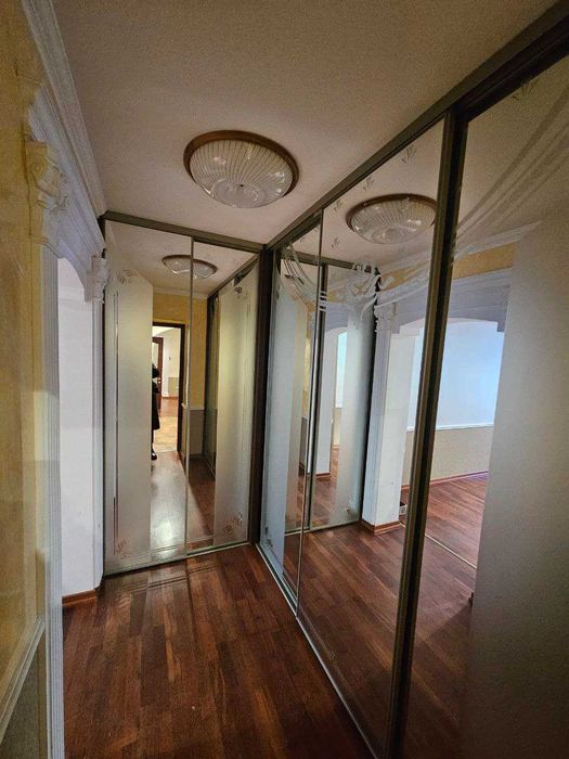 Оренда комерційного приміщення, центр, вул. Шептицького