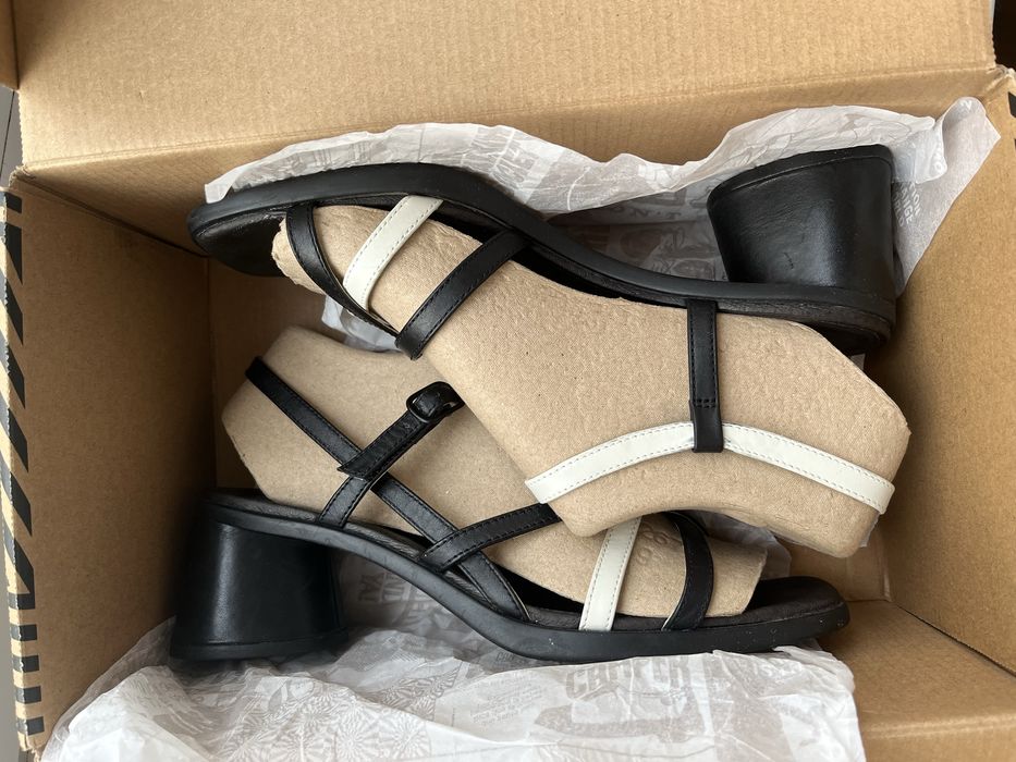 Шкіряні босоніжки Camper 39 розмір