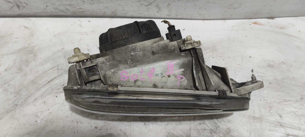 VW Golf III Lampa Reflektor Prawa Przednia Prawy Przód PP Hella