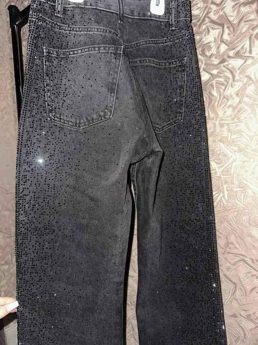 Джинси чорні в стразах Zara