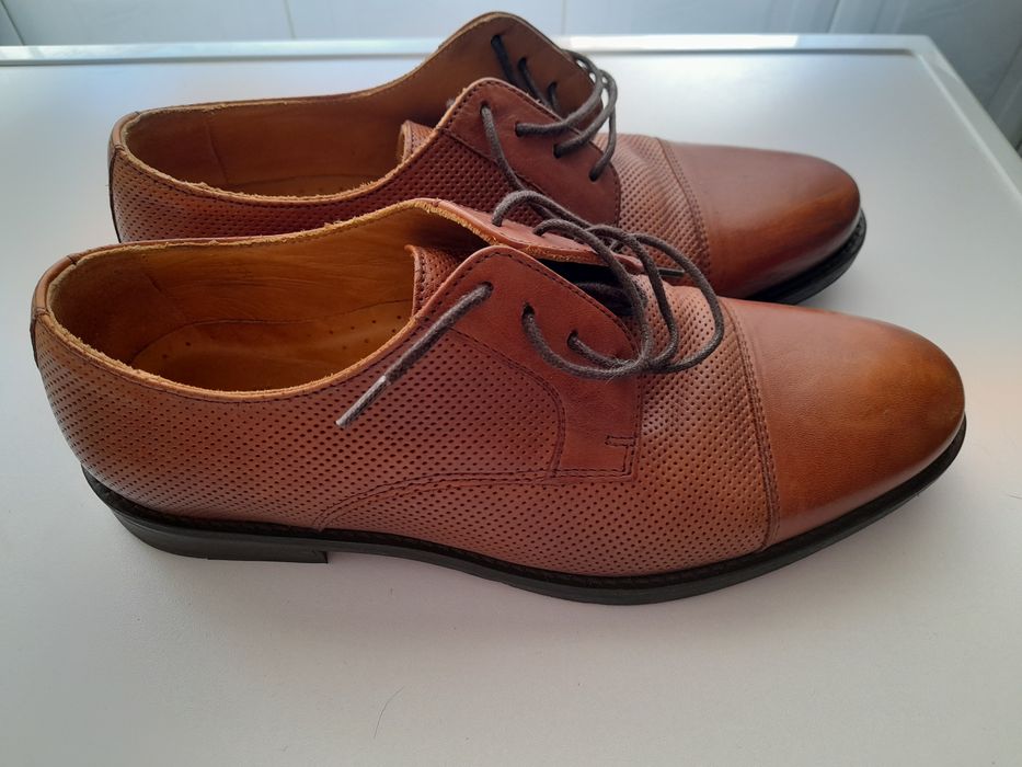 Sapatos de homem n. 40