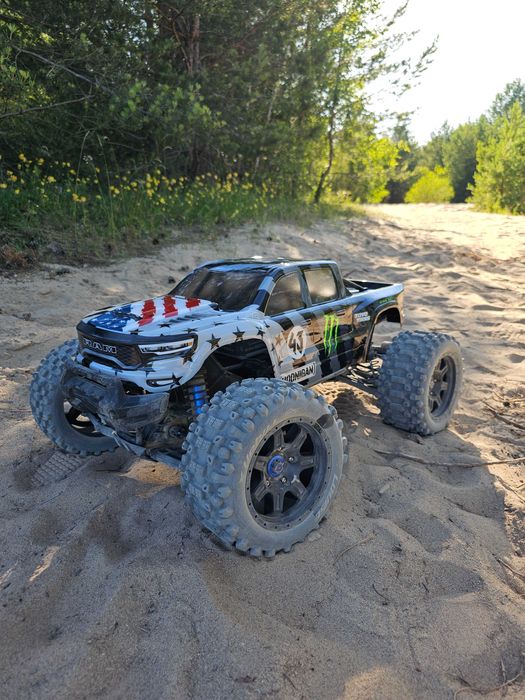 Traxxas Xmaxx Dodge RAM karoseria Monster Energy pomalowana - custom