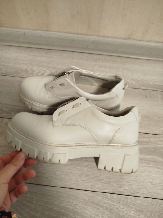 Туфлі ботинки жіночі