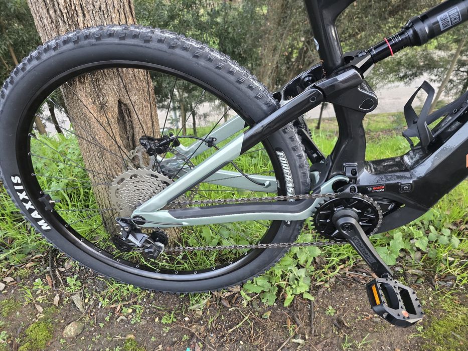 Bh eletrica bosch 800wh esposicao