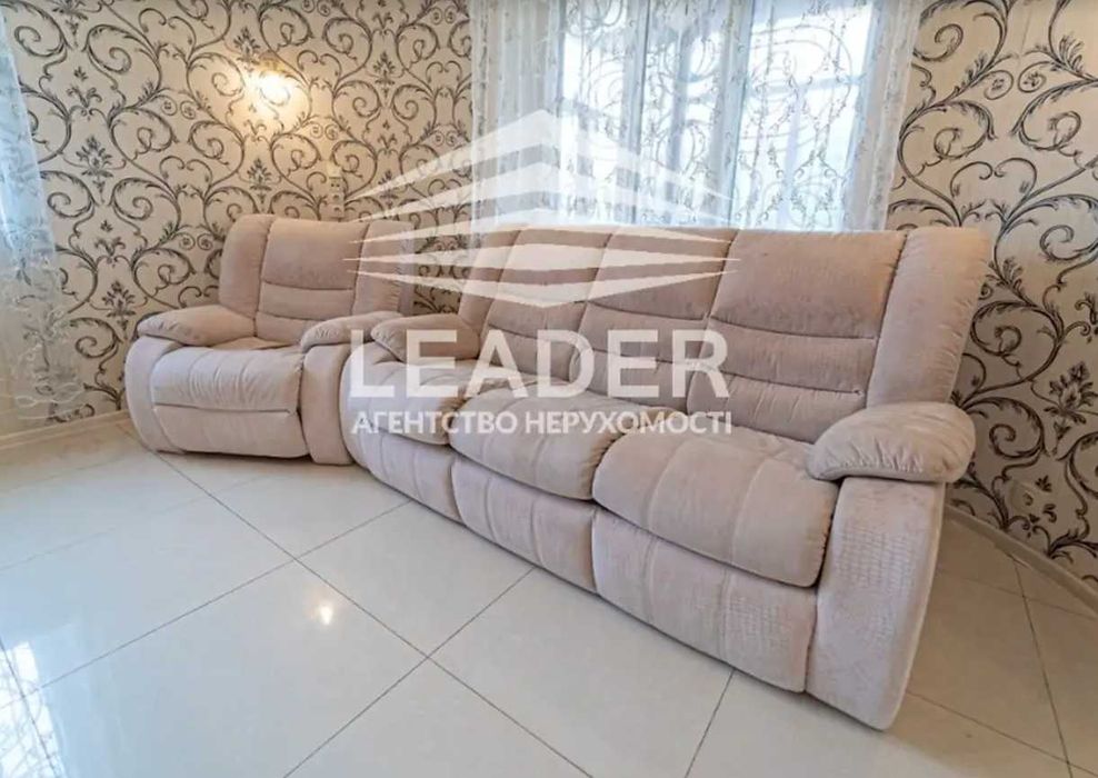 Сдам в оренду Будинок -Два поверхи.Своя територія ,сад.Паковка 5 авто.