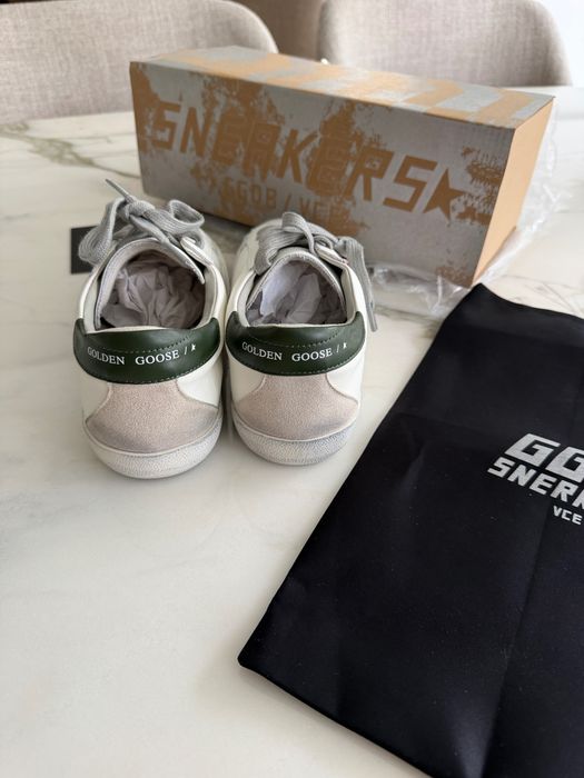 Golden Goose Novas
