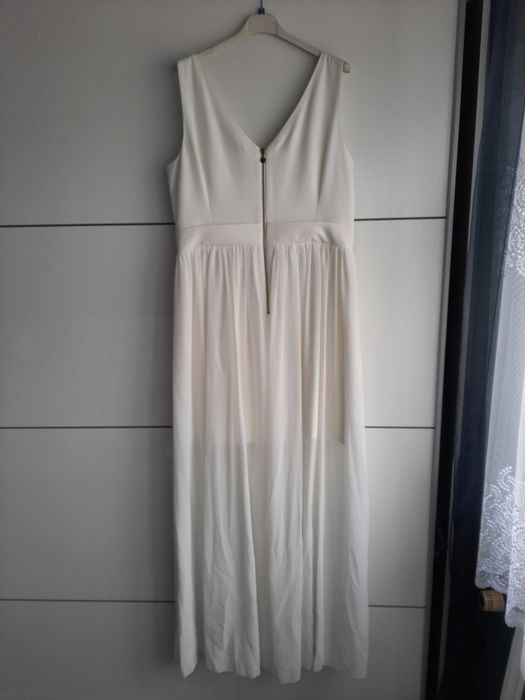 Suknia ślubna w kolorze śmietankowym