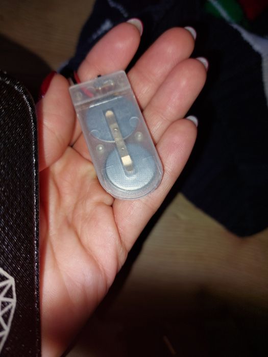 Świąteczny sweter z lampkami