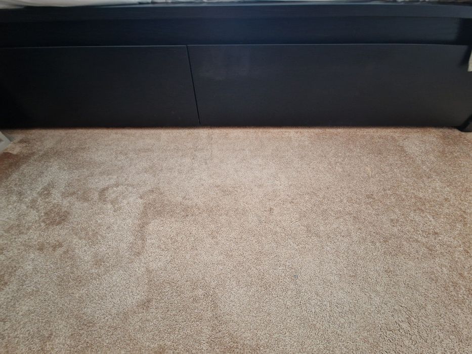 Cama de casal com 4 gavetas de arrumação