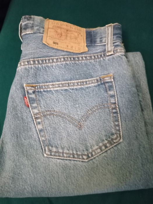 Продам нові  джинси Levi's 30/32