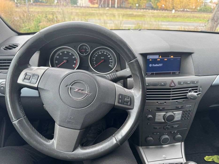 Opel Astra H 1.6 GTC Sport