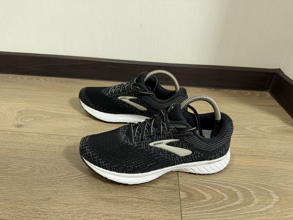 Кросівки Brooks 41 розмір