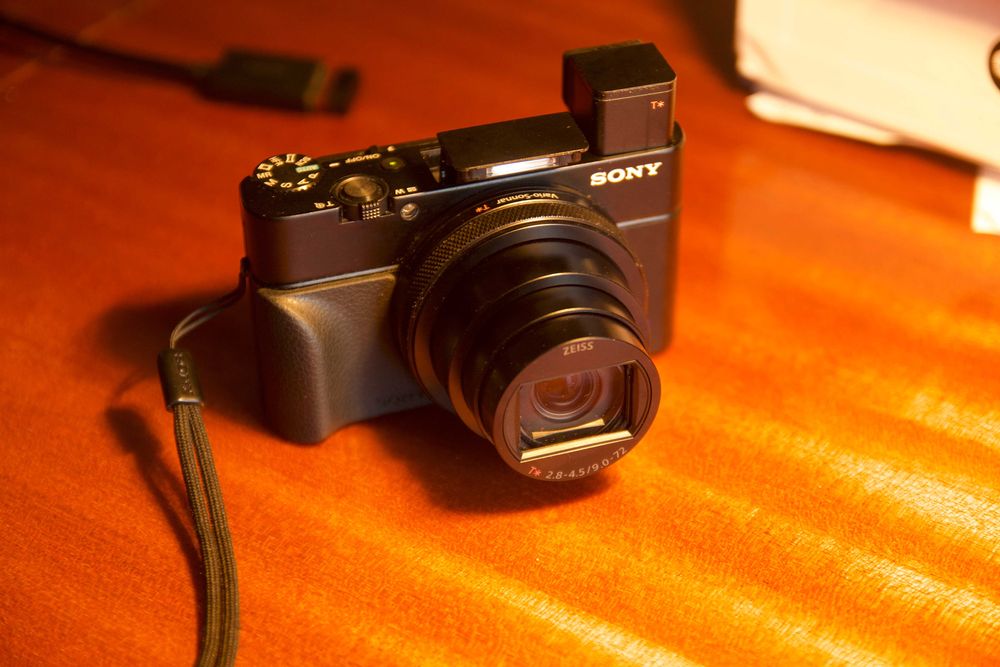 Sony RX100 VII + Kit Completo de Acessórios