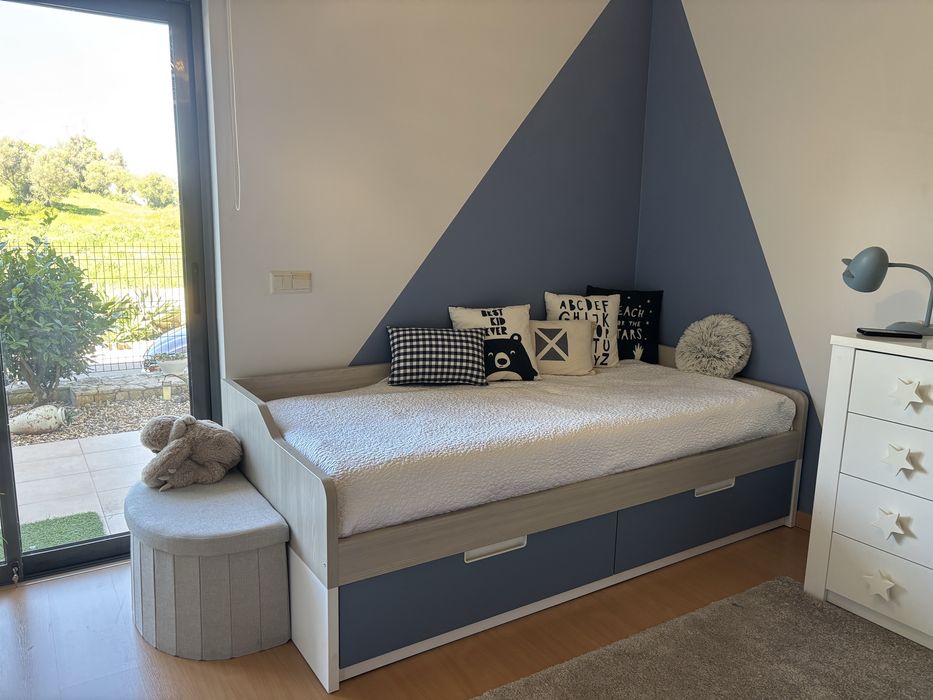 Cama 1 m x 2m com gavetoes + colchao