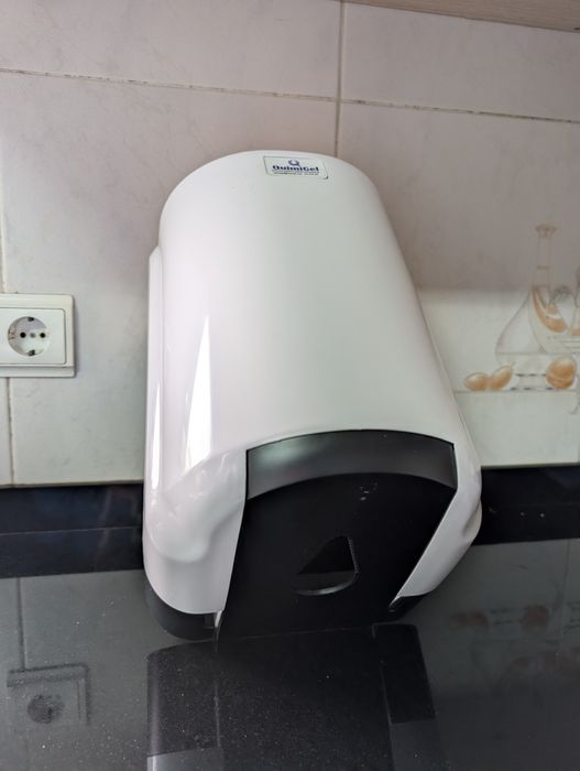 Dispensador de Papel de Extração Central Parede
