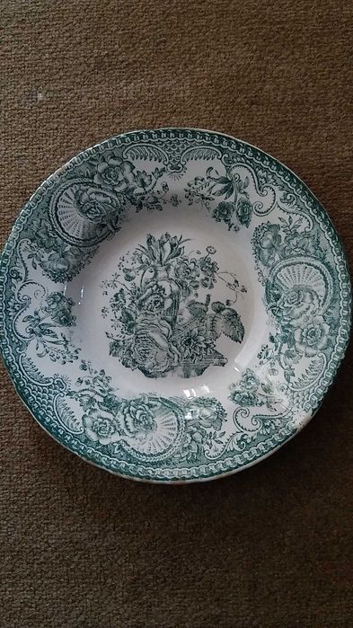 Prato em Faiança de Sacavém