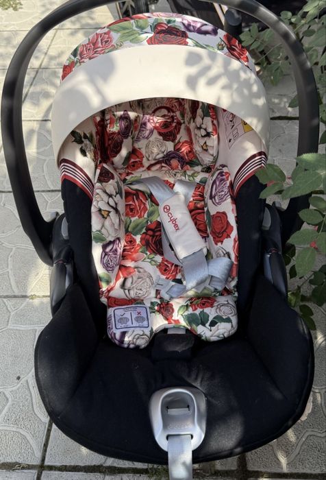 Автокрісло/автолюлька Cybex Cloud Z2 i-Size Blossom Light