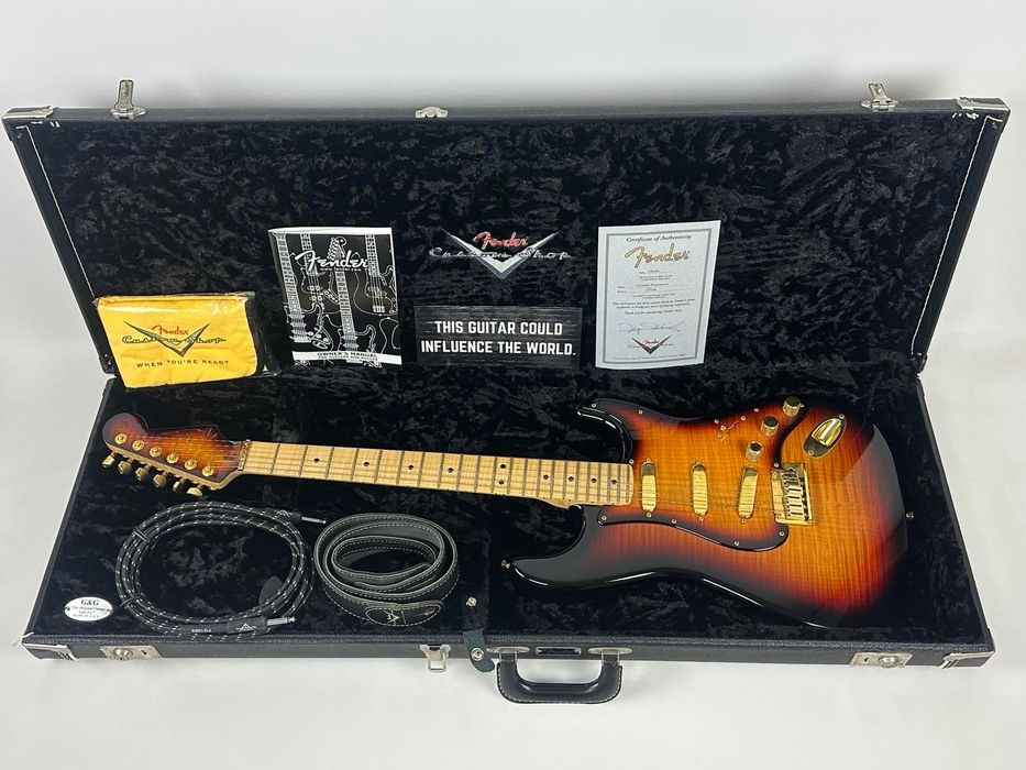 Fender Custom Shop Masterbuilt Yuri Shishkov "Ukrainian Stratocaster - 1 of 10" (2007р., mint, 10500$)