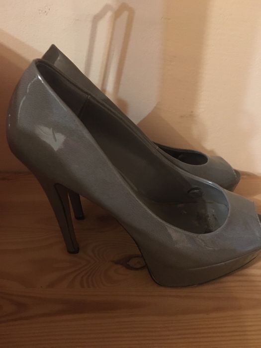 MANGO szpilki lakierowane peep toe 38