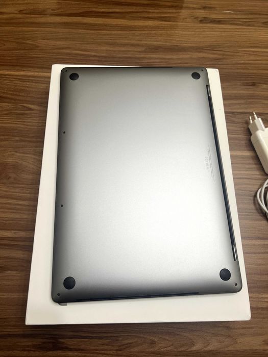 MacBook Pro (16'', 2019) / Intel i7 / 16Gb RAM / 512Gb SSD / A2141