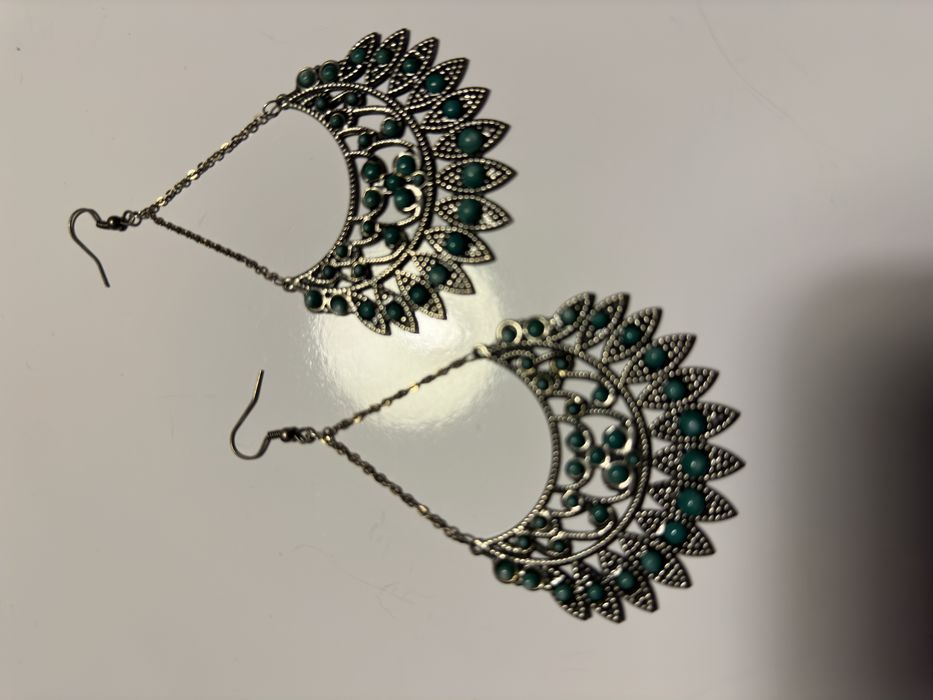 Koczyki  duże wiszące.