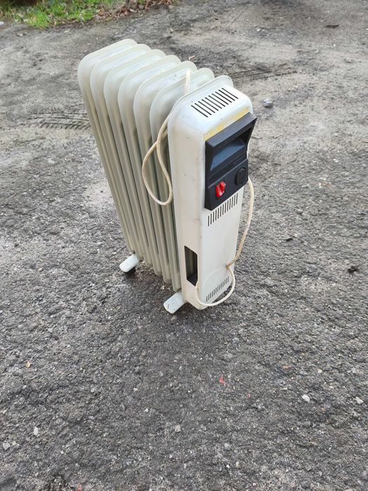 Масляний обігрівач з термостатом