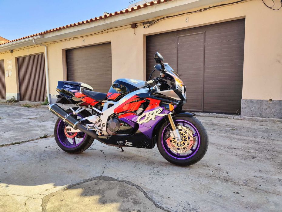 CBR 900RR Fireblade SC28