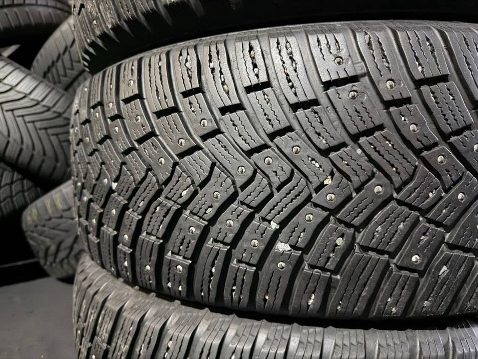 235/60R18 Continental 2025p