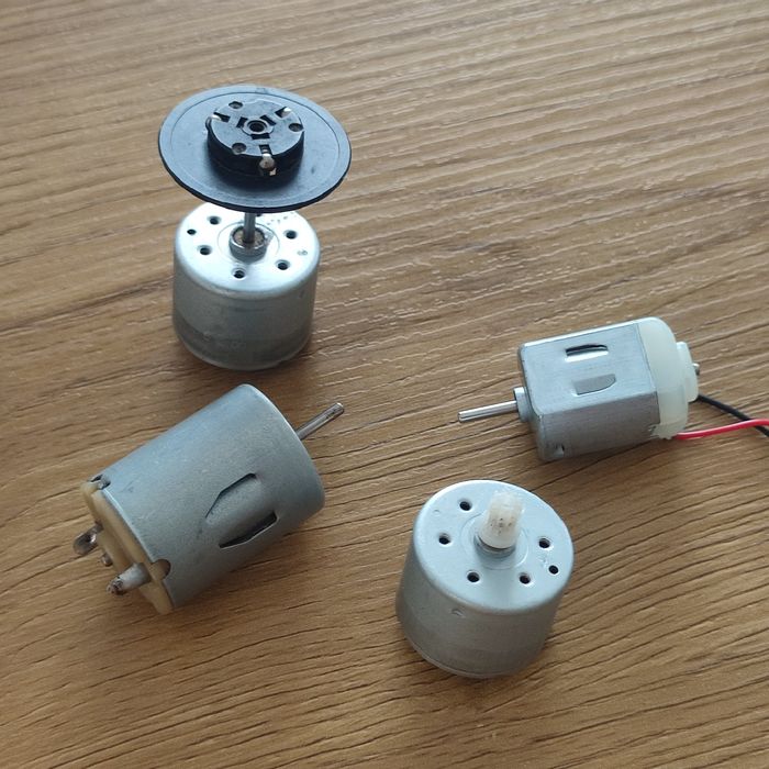 Silniki i silniczki 3V, 9V, 12V, 30V i 220V AC
