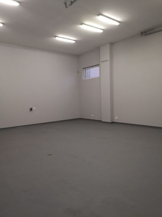 Od lutego Rzgowska 220wynajmę lokal usługowy 100m2 teren zamknięty 650