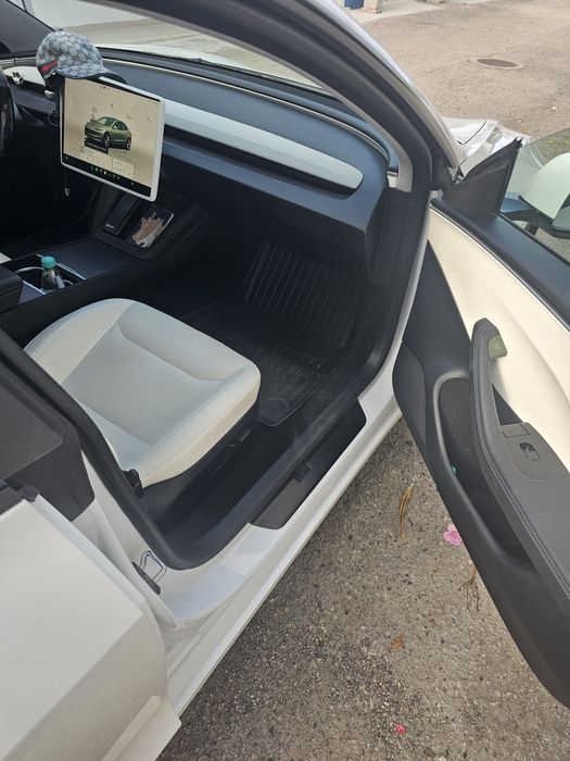 Tesla Model 3 Long Range Premium RWD