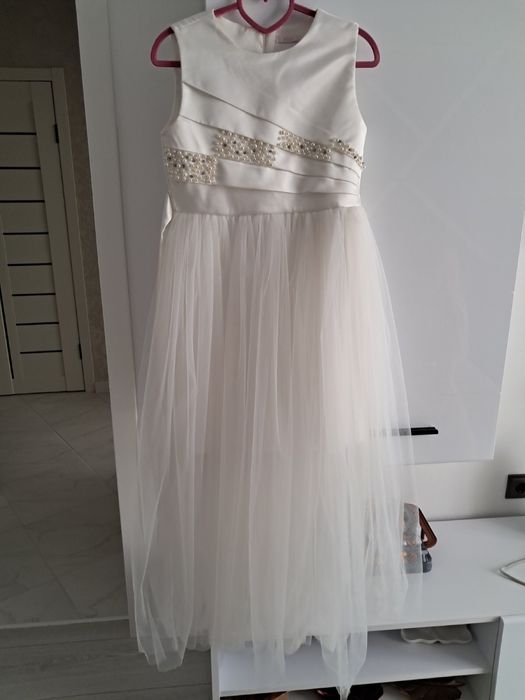 На причастя плаття 152-158 випускний