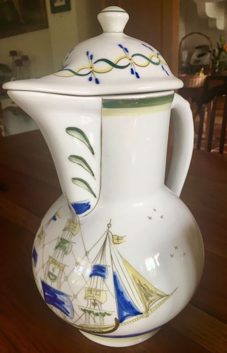 Hand-painted Viana pottery426579415102935041