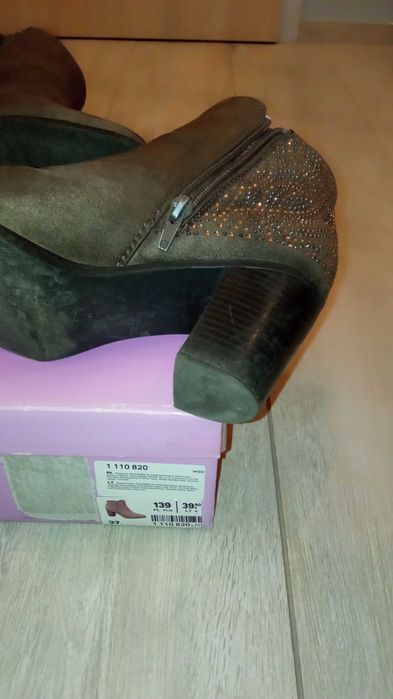 Botki w kolorze khaki