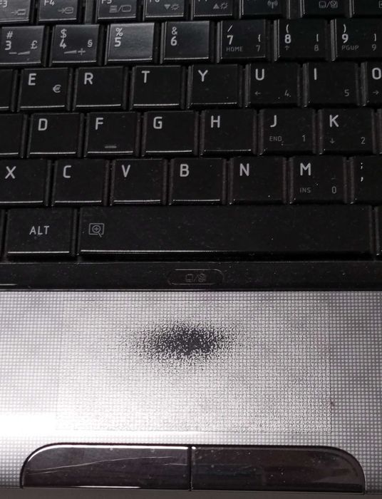 Portátil Toshiba Satellite L735-13L - A funcionar
