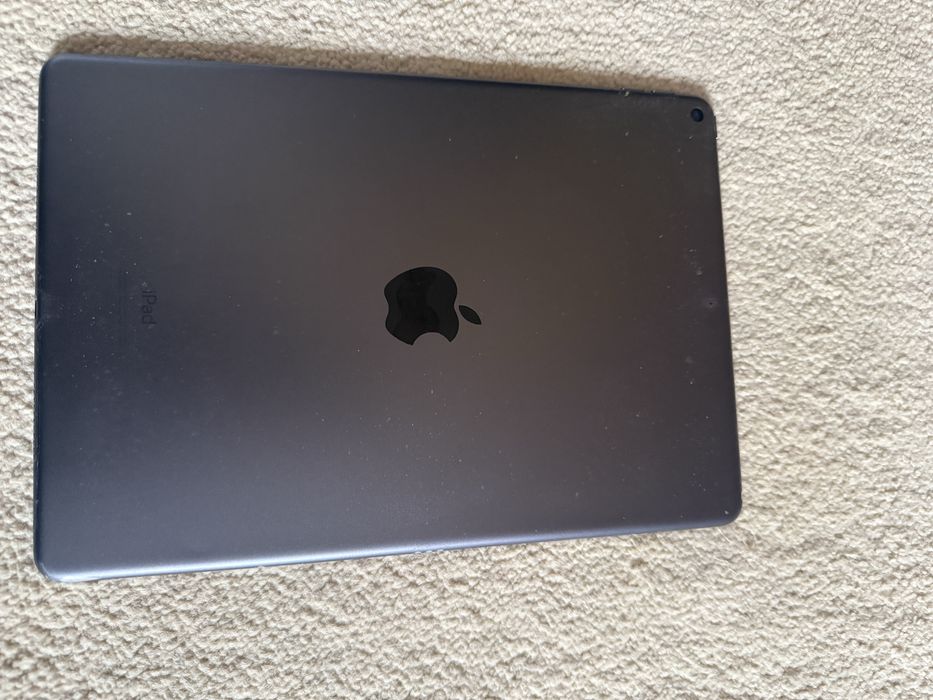 Ipad air 3 64 в wifi, можна скидати. батарея тримає довго