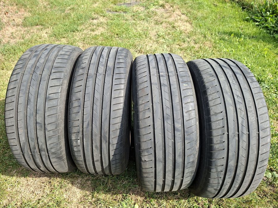 Sprzedam 4 opony Vredestein 235/50 R18
