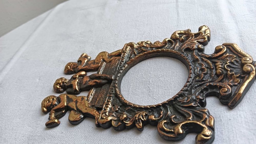 Stara ozdoba z mosiądzu