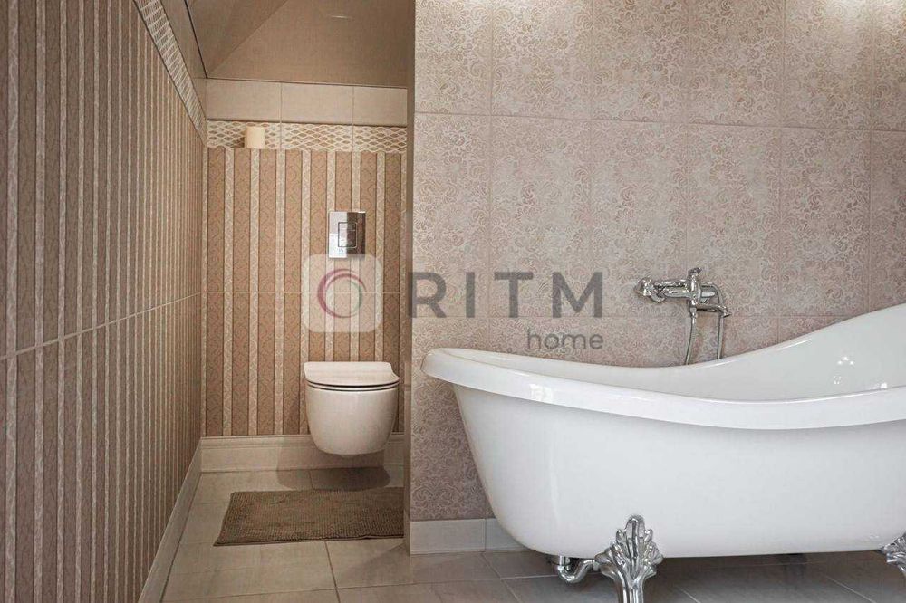 Продаж будинок з ремонтом 320м2 в с. Сокільники, вул. Довбуша.