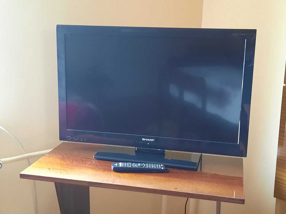 Telewizor LED Sharp 32 cale plus kabel HDMI
