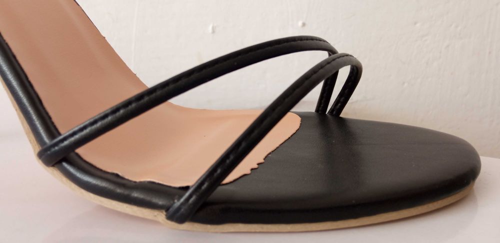 Szpilki Sandałki 41,lakierowany cienki obcas 11 cm