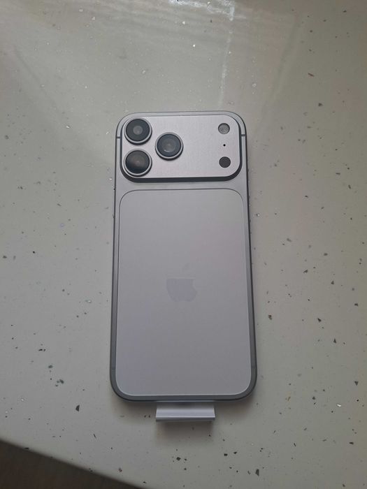 Vendo réplica de iphone 17 novo