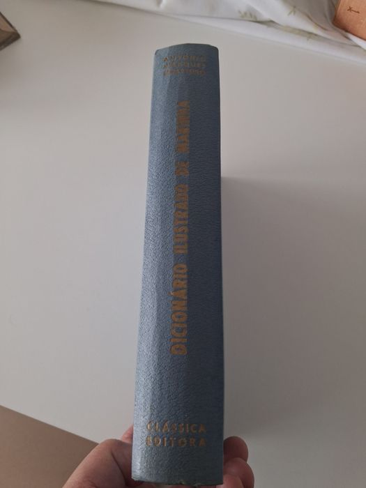 Dicionário ilustrado de Marinha