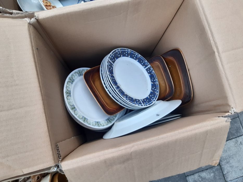 Stara porcelana z prlu.