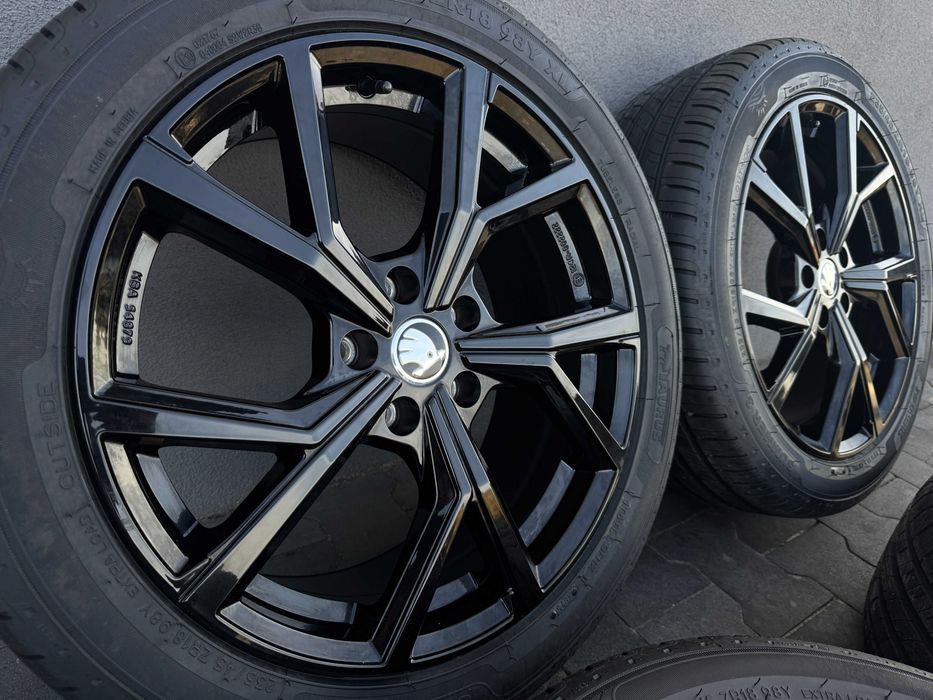 SKODA SUPERB III 3 koła letnie 235/45r18 ROADX Felgi PLATIN Germany NOWE