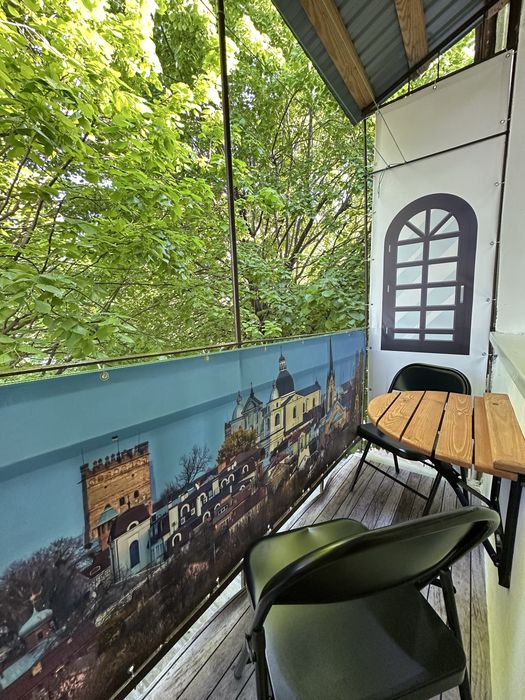 Погодинно,подобово,різні райони. 8 спальних місць