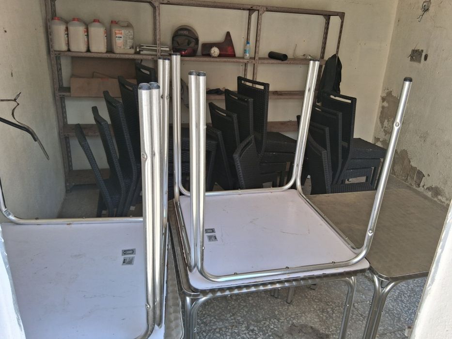 Mesas e cadeiras de esplanada